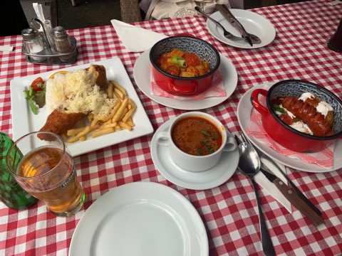 Belvarosi Lugas Vendeglo(벨바로시 루가스)